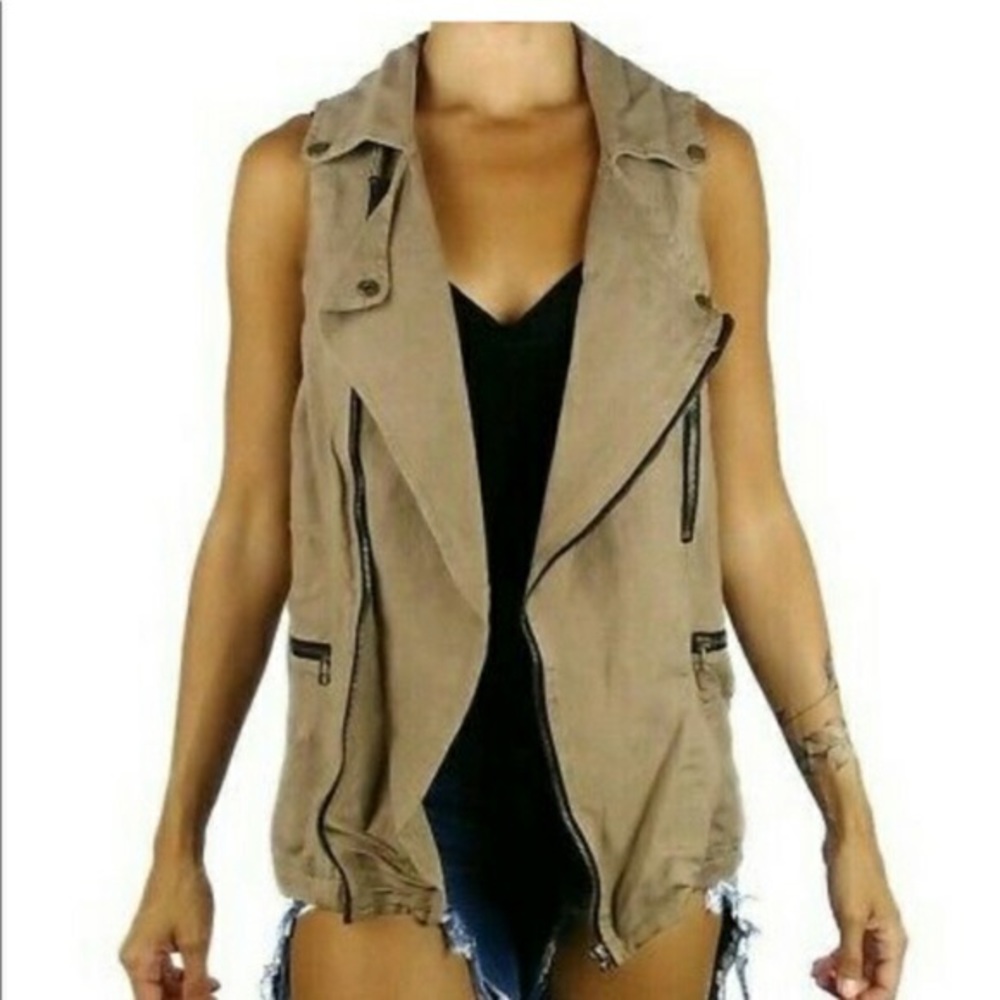 UO 🐆 Safari Utility Vest jacket
